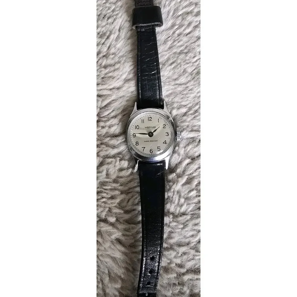 Ladies Vintage Westclox 17 Jewel Manual Wind Watch Leather Band Tested & Working